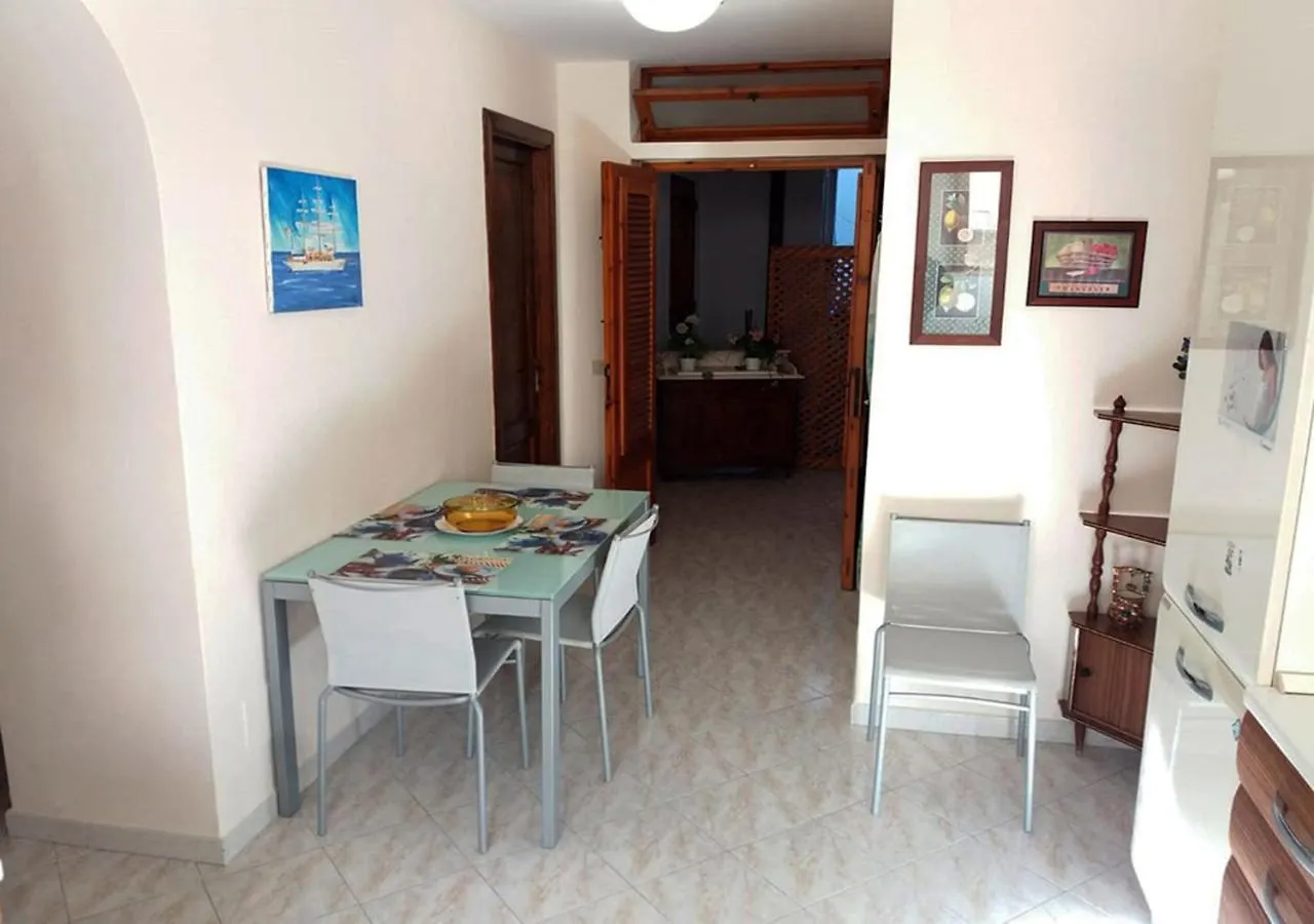 Trilocale 5 Posti Letto A Pochi Passi Dal Mare Daire Lipari